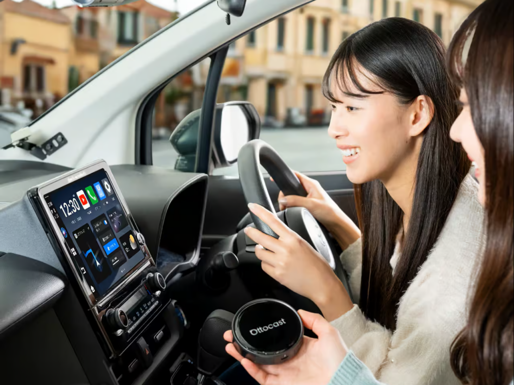 OTTOCAST P3 Proを車内で使用している画像｜正規モデル販売代理店『商人屋』撮影
